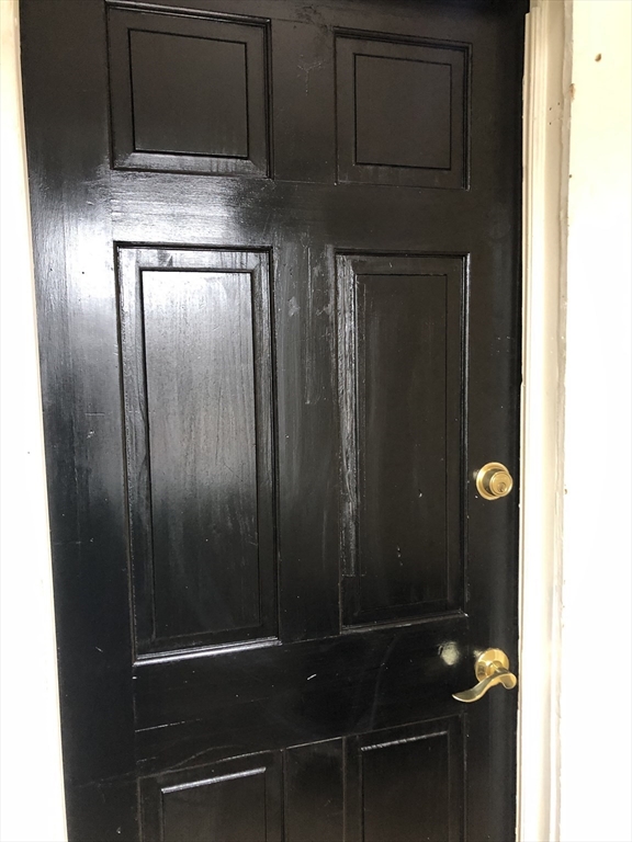 10-12 Maple St, Waltham