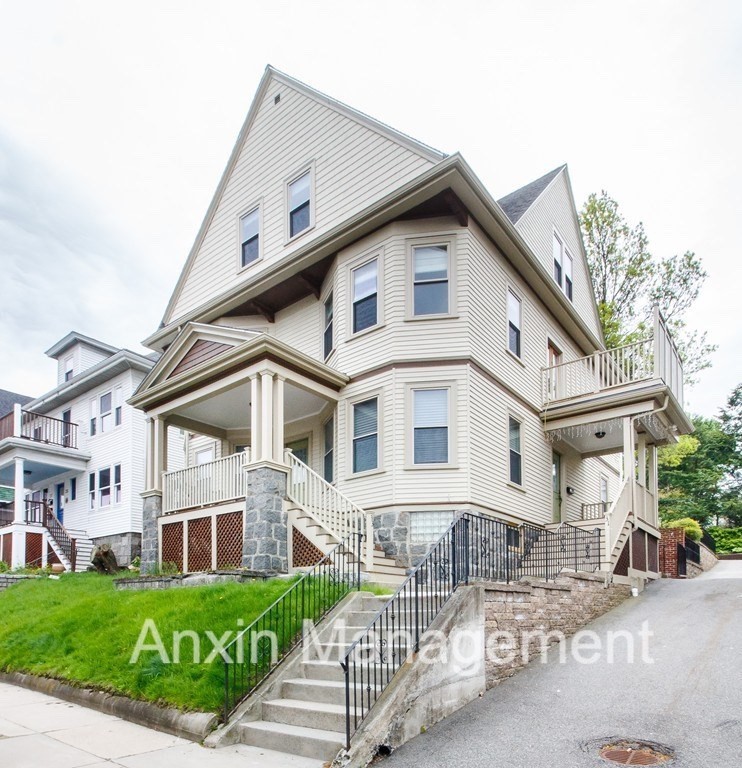 33 Mapleton St, Brighton