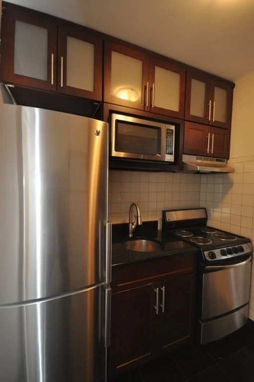218 Newbury St, Back Bay