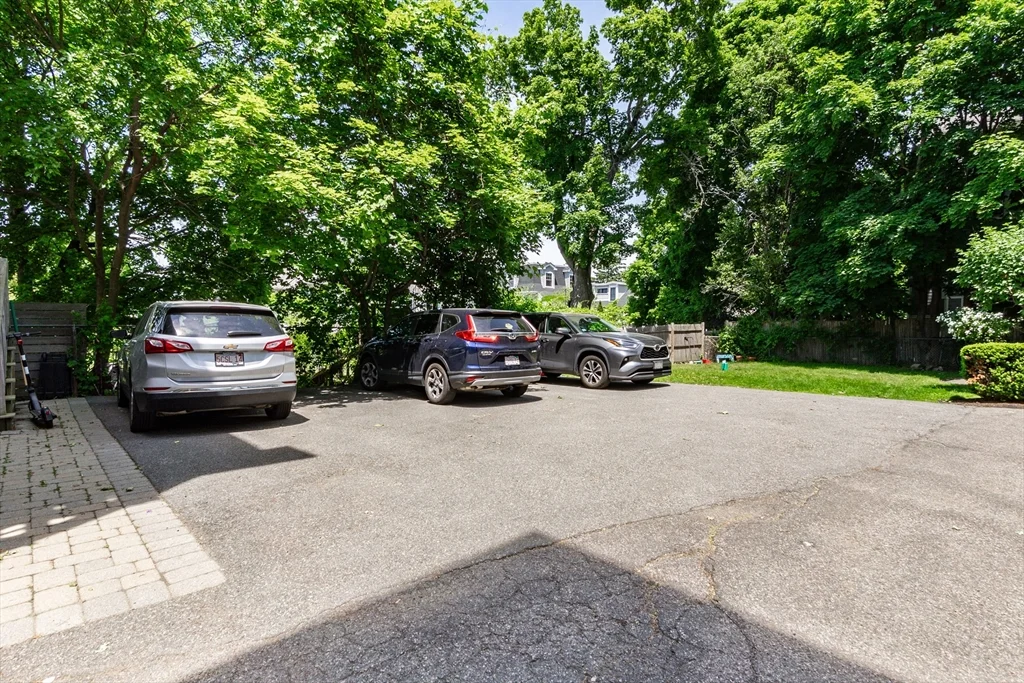 279 Concord Ave, Neighborhood Nine