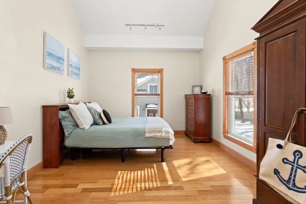 25 Pleasant St, Nahant