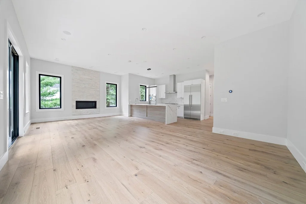 94 Thurston Rd, Newton Upper Falls