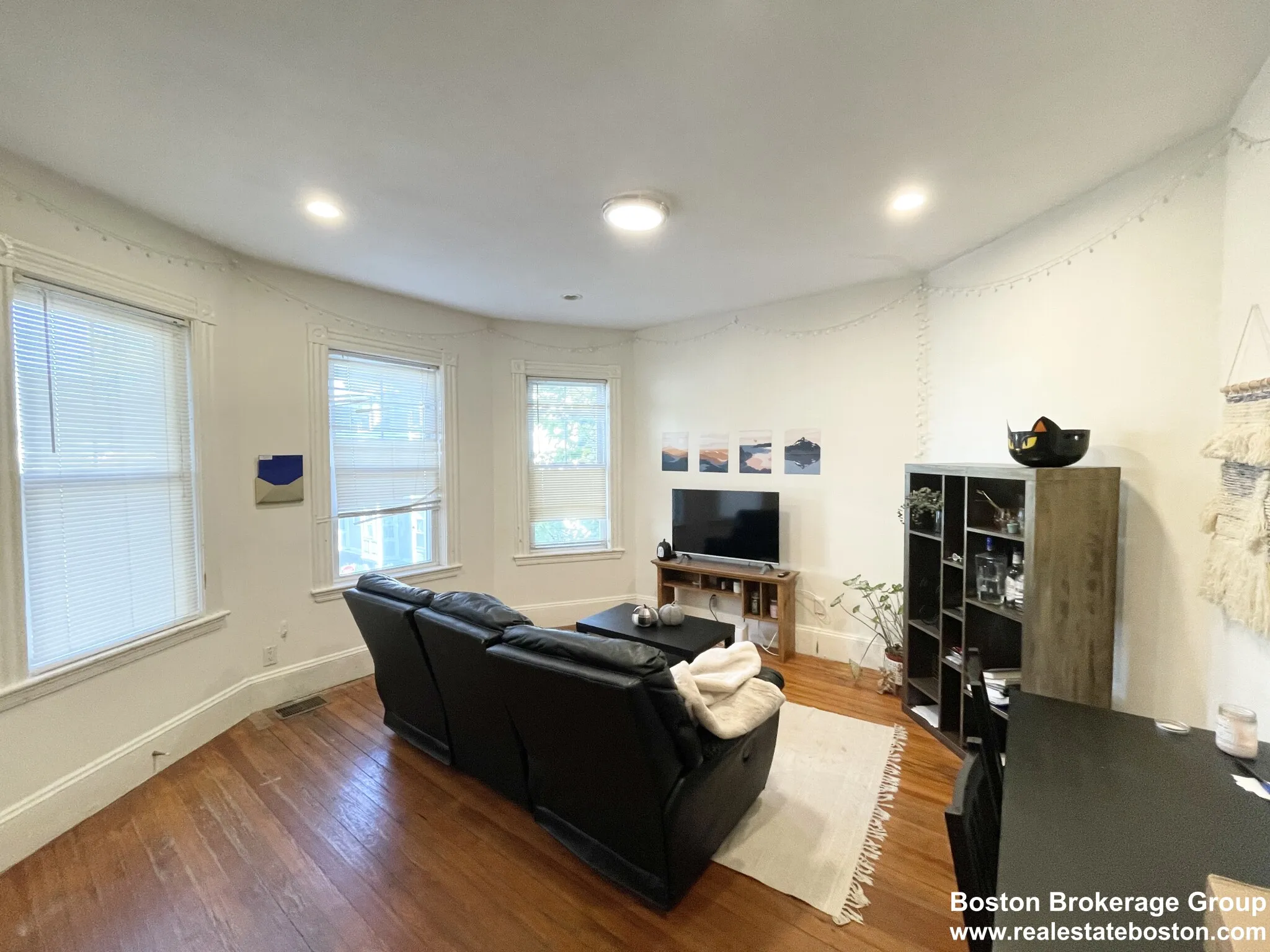 112 Hillside St, Mission Hill