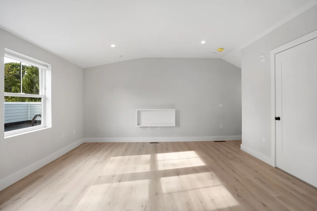 186 Bedford St, Lexington