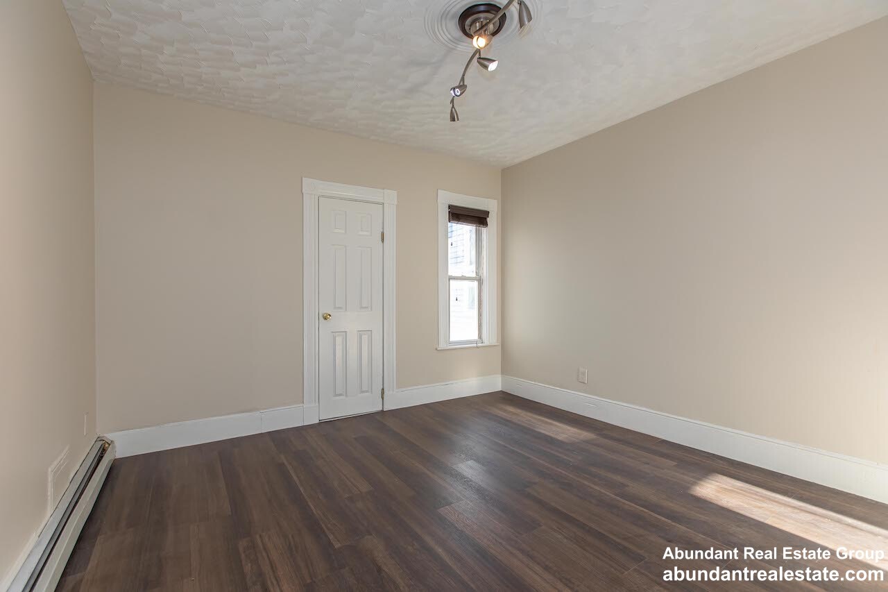 376 Medford St, Winter Hill