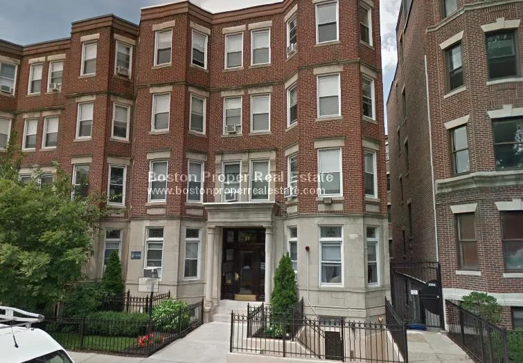 51 Queensberry St, Fenway