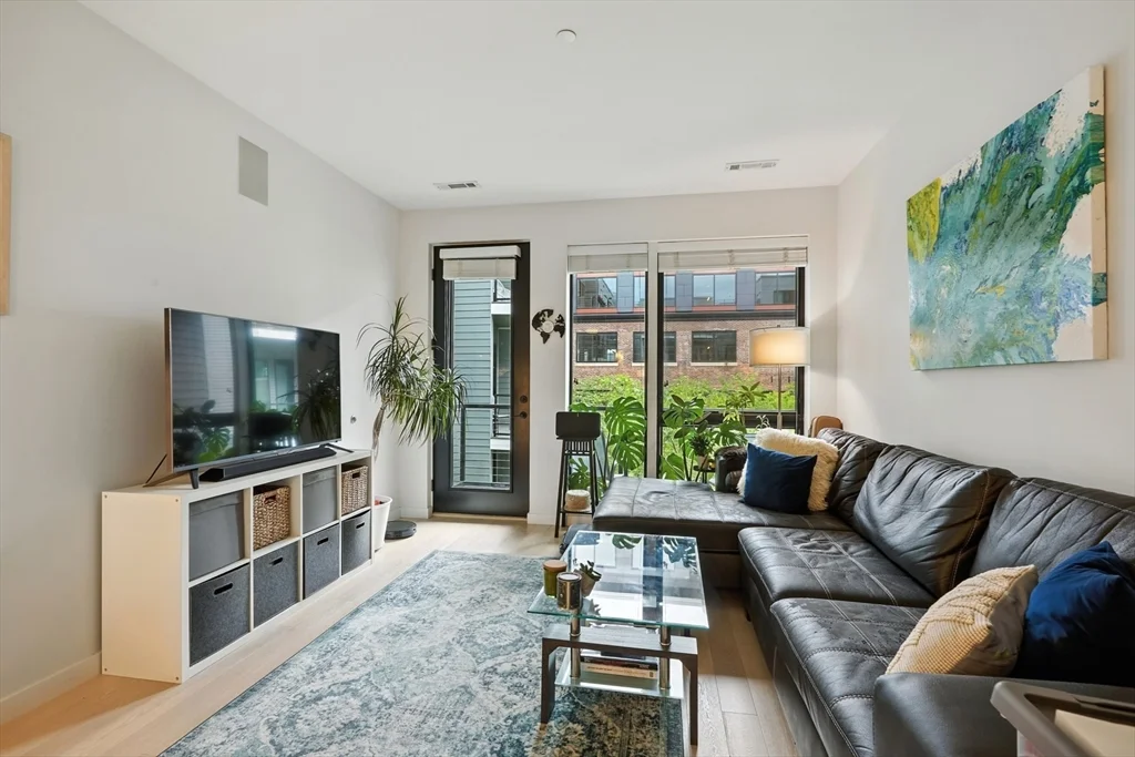 45 W 3rd St, South Boston