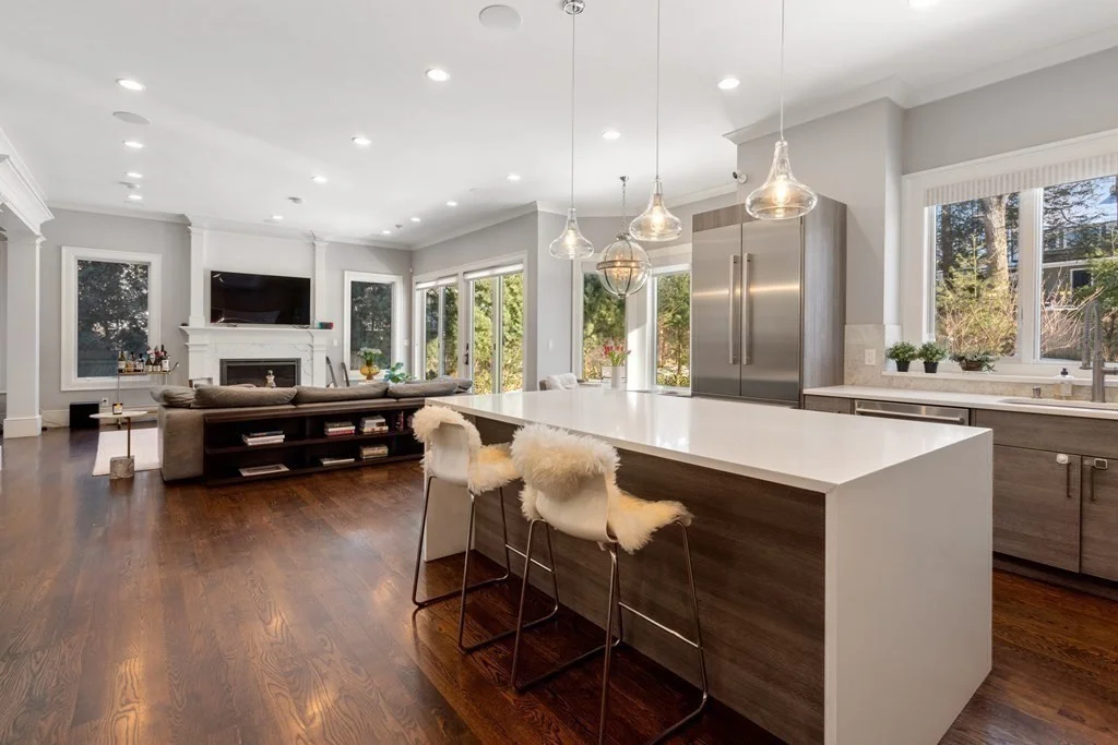 1580 Beacon St, Waban