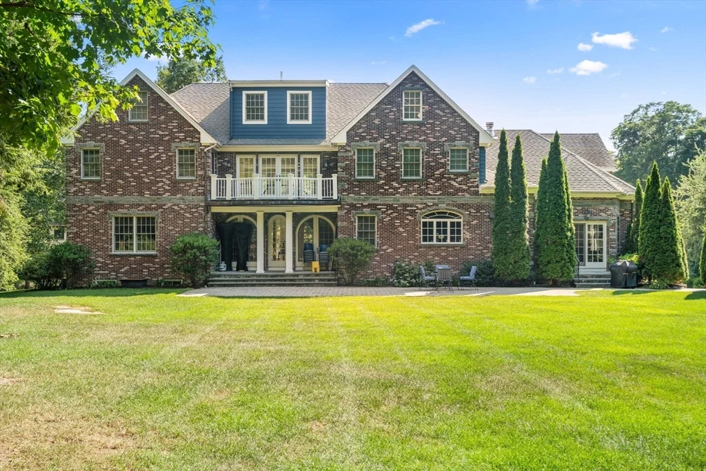 66 Forest Ave, Newton