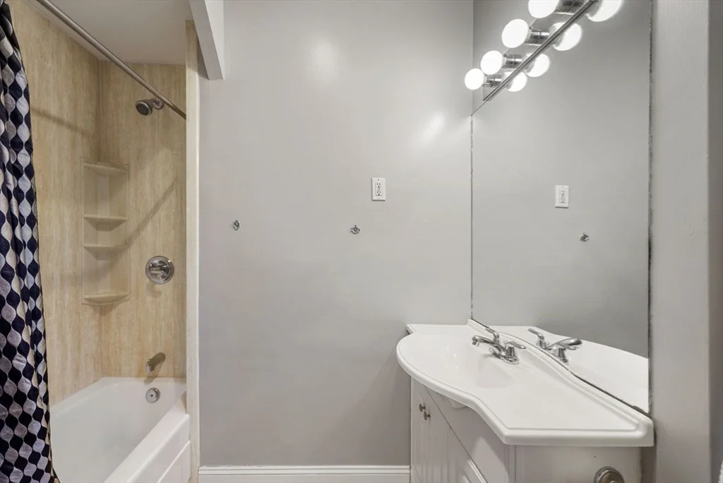 66 Waltham St, South End