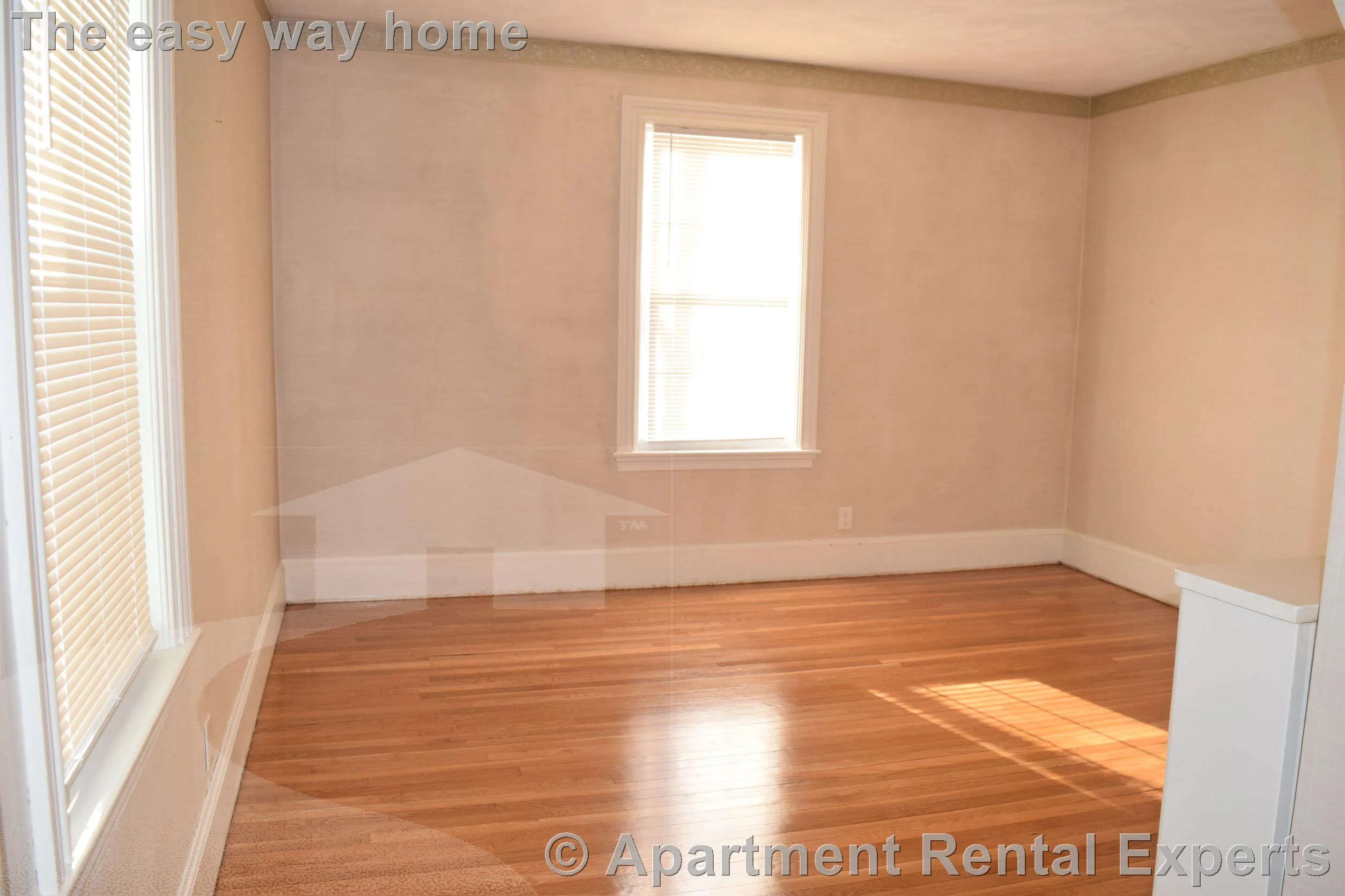 53 Oakland St, Medford Square