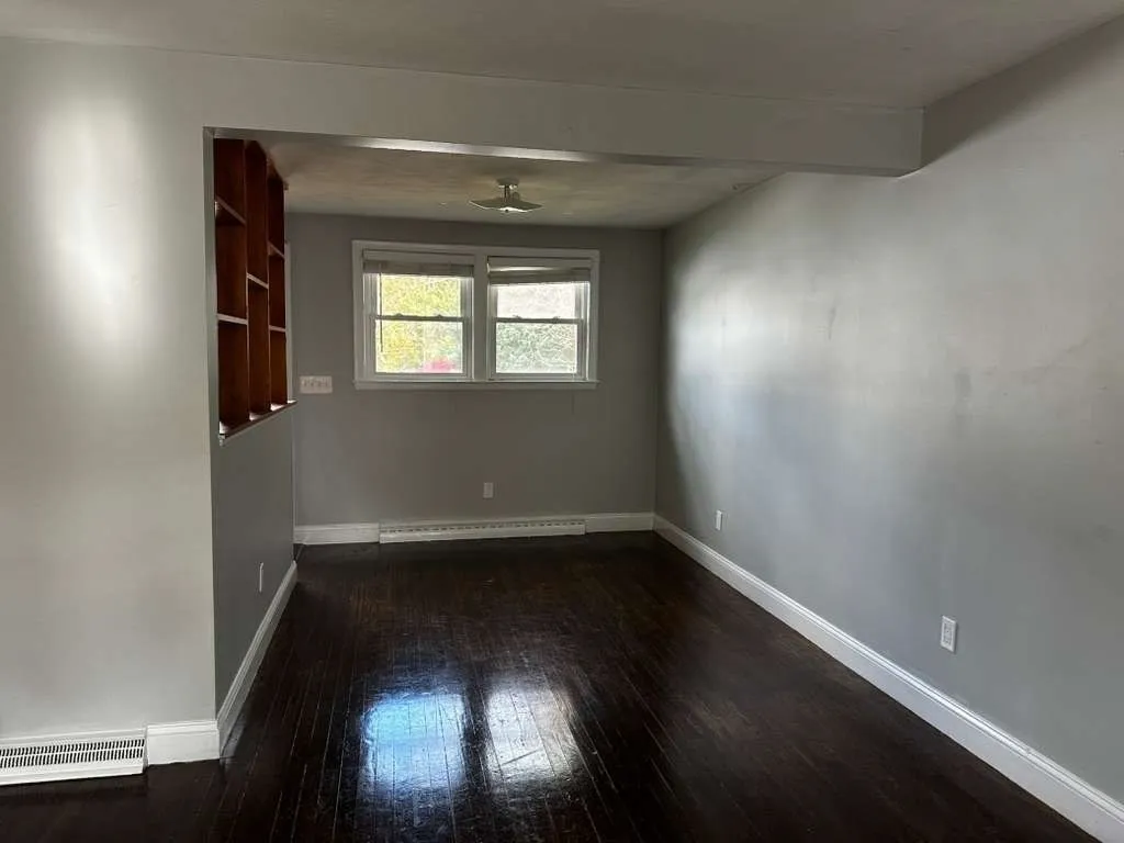 63 Mcgarvey Rd, Stoughton