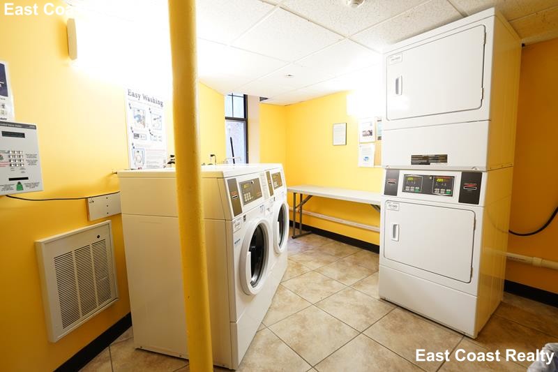 100 Queensberry St, Fenway