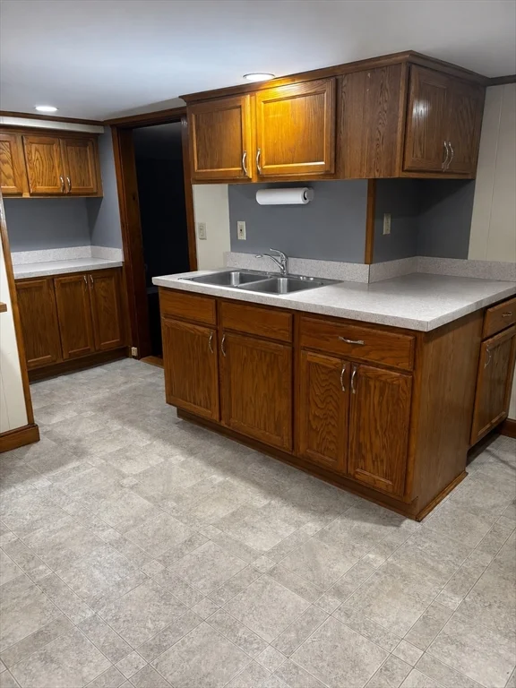 903 Prospect, Somerset