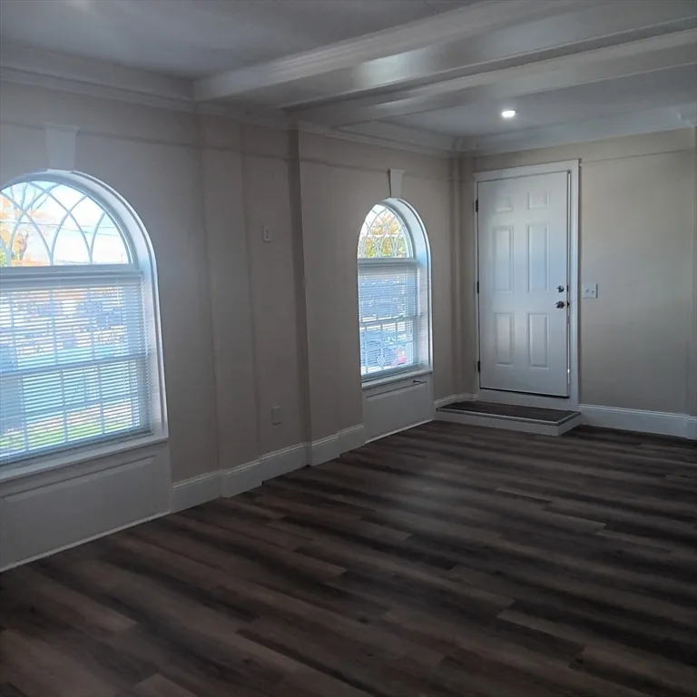 99 Main St, Middleboro