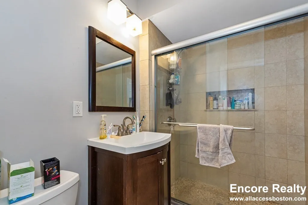 44 Hillside St, Mission Hill