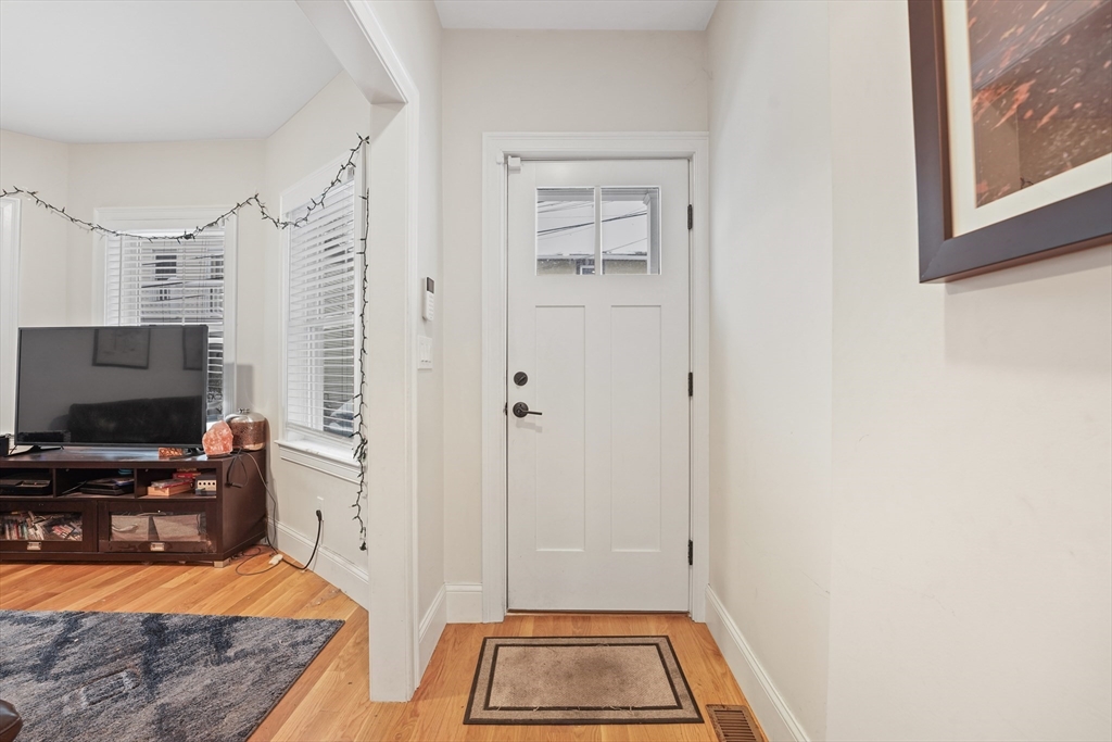 22 Henderson St, Magoun Square