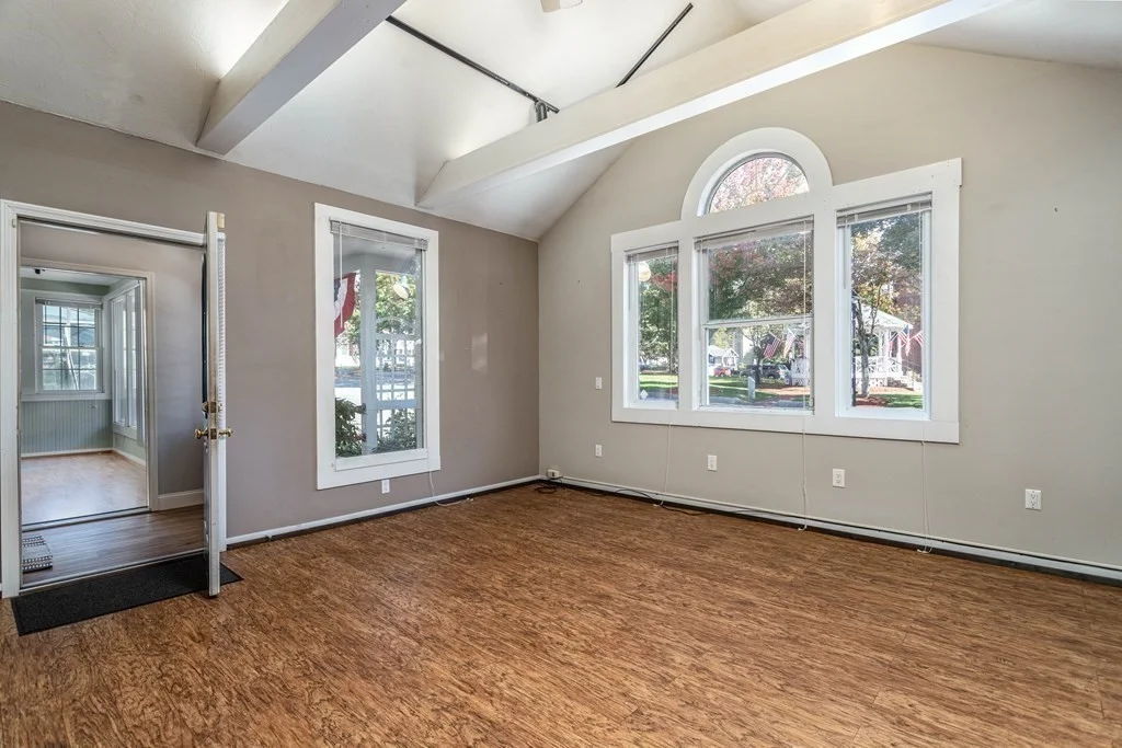 886 Main St, Fitchburg