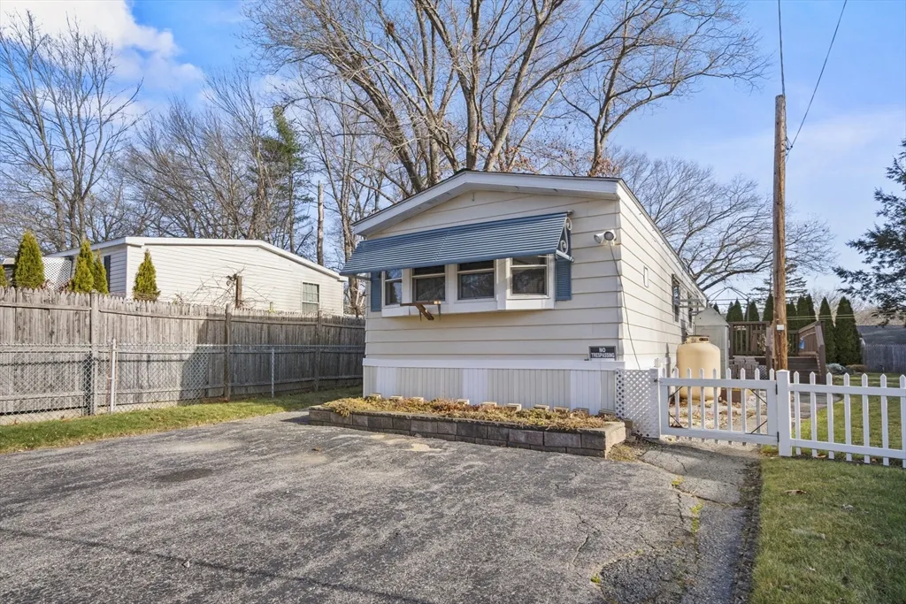 17 Irene Ave, Webster