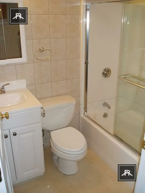 1689 Beacon St, Aspinwall Hill