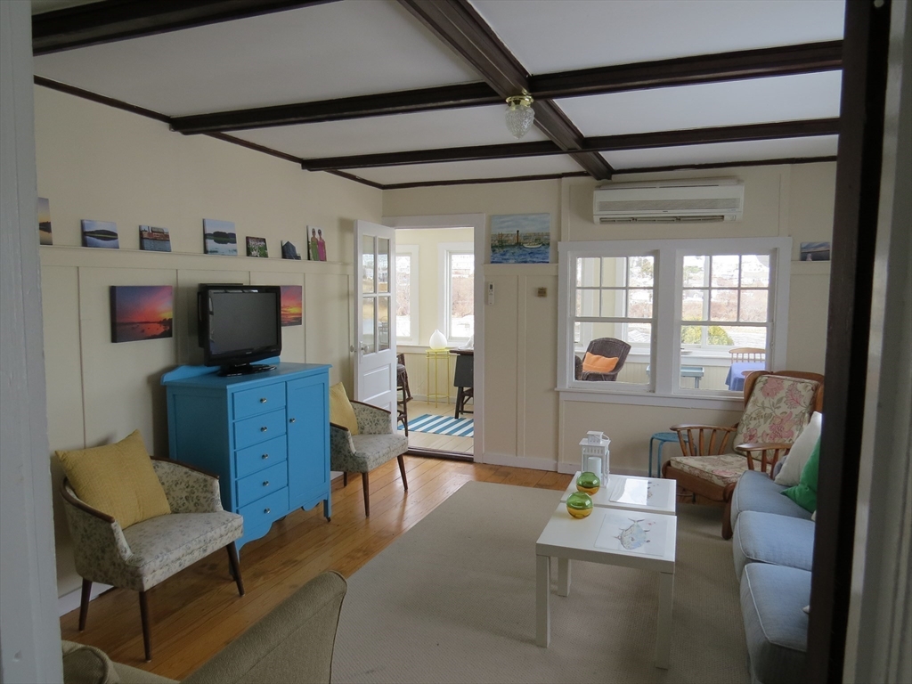 12 Cove Rd, Little Neck