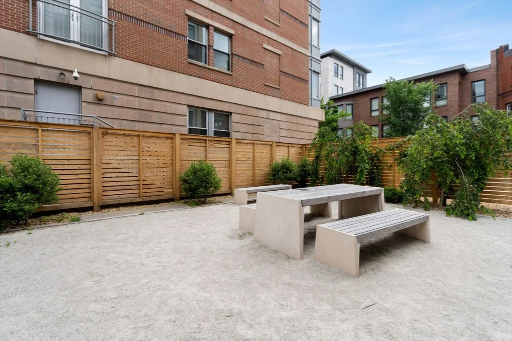 839 Beacon St, Fenway