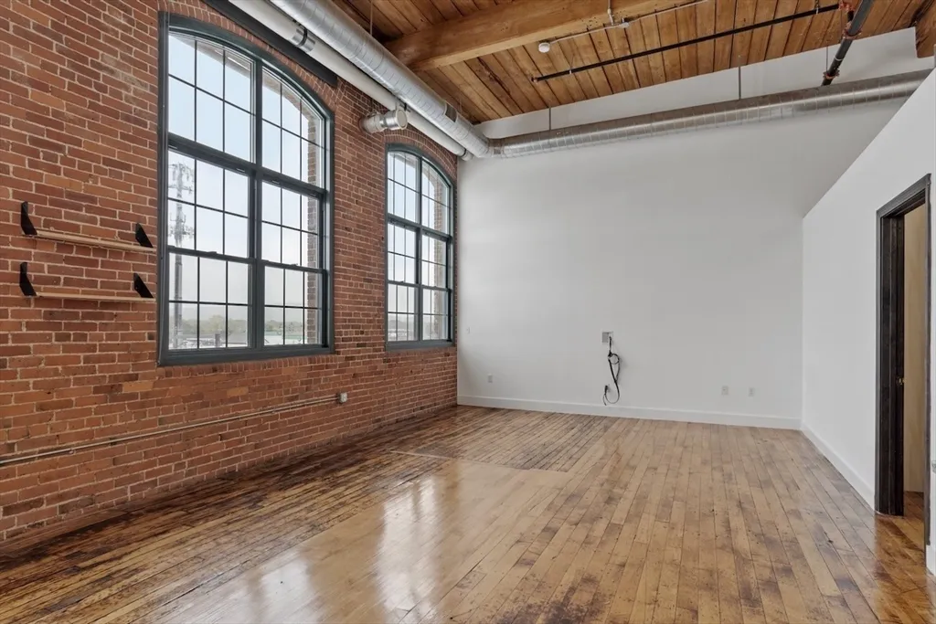 1 Westinghouse Plaza, Hyde Park