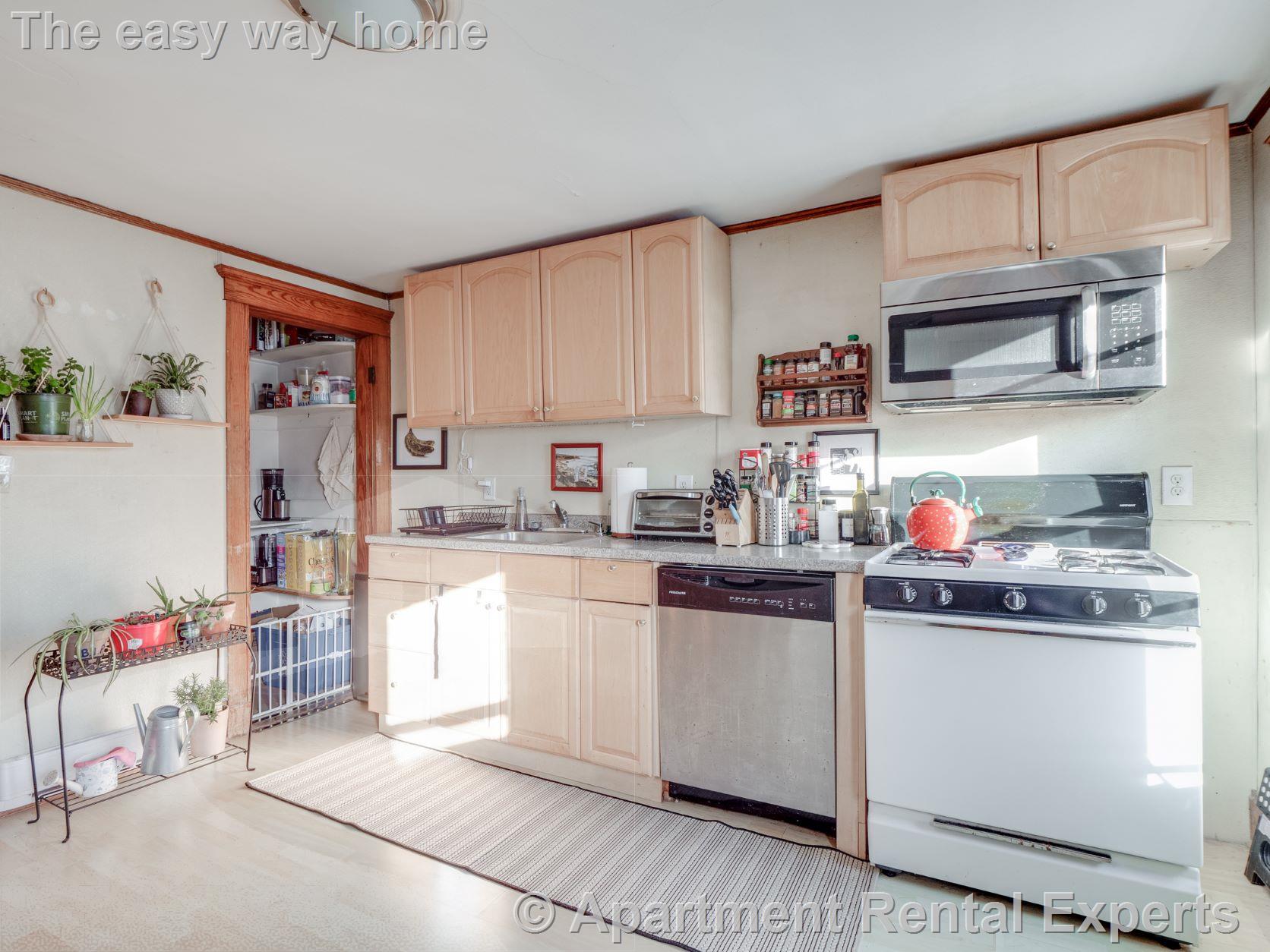 60 Powderhouse Blvd, Davis Square