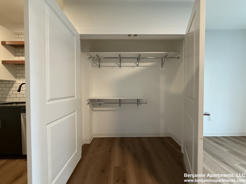 89 Brighton Ave, Allston