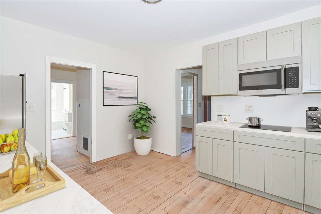 350 King St, Springfield