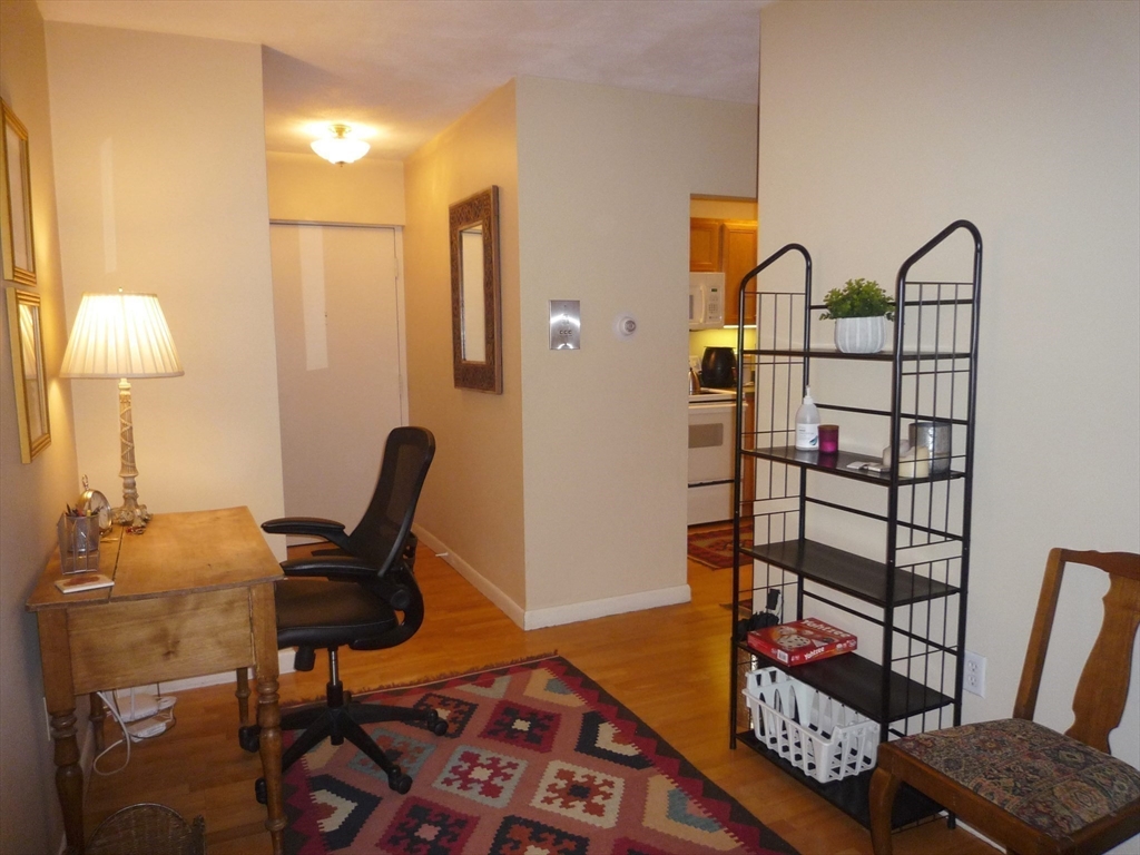 1643 Cambridge St, Mid-Cambridge