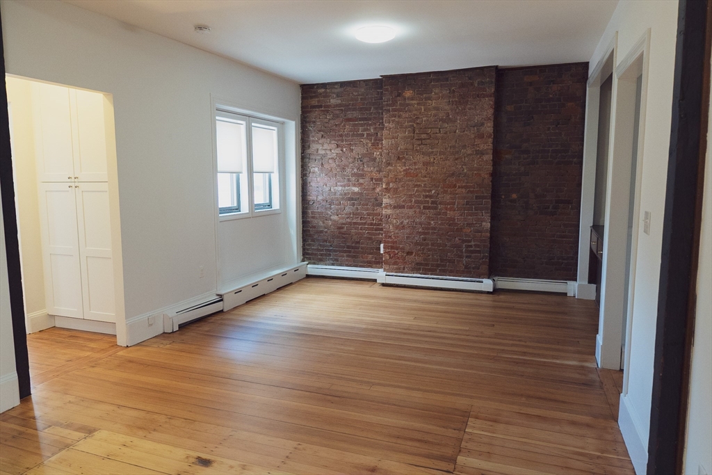 41 Harvard St, Central Village