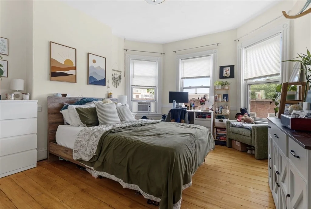 861 Dorchester Ave, Dorchester