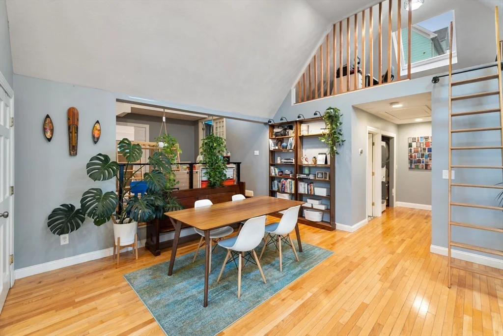 890 Winthrop Ave, Beachmont