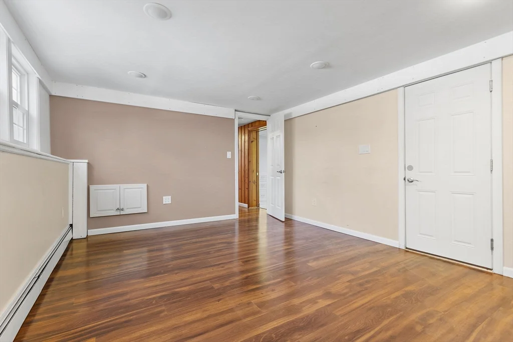 77 Colonial Rd, Sudbury