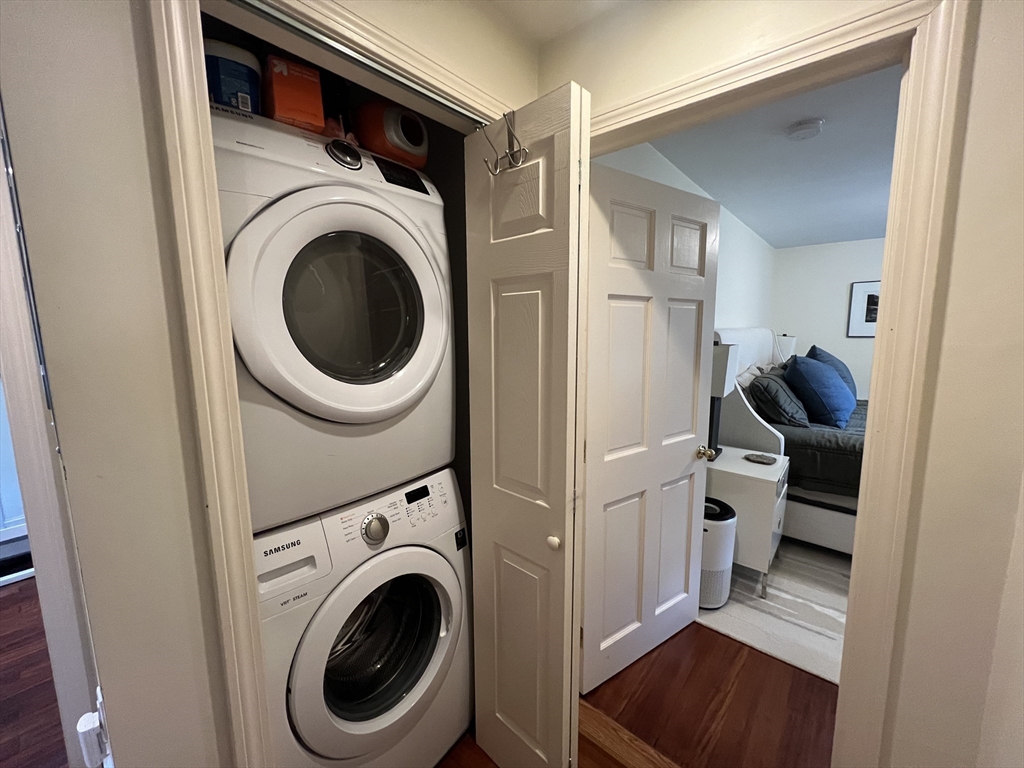 37-39 Spruce St, Winchester