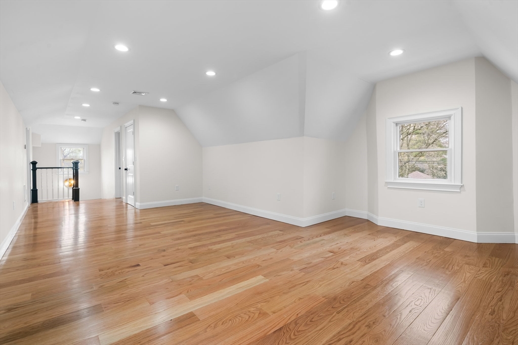 653 Chestnut St, Newton