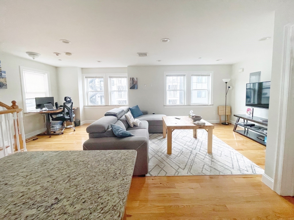 1 Emmet Pl, East Boston