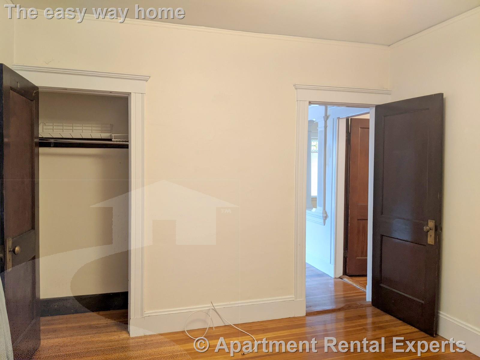 19 Leonard St, Davis Square