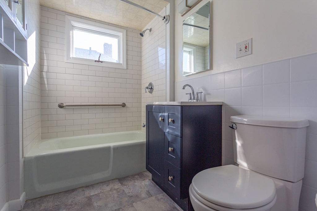 565-567 Riverside Ave, Medford