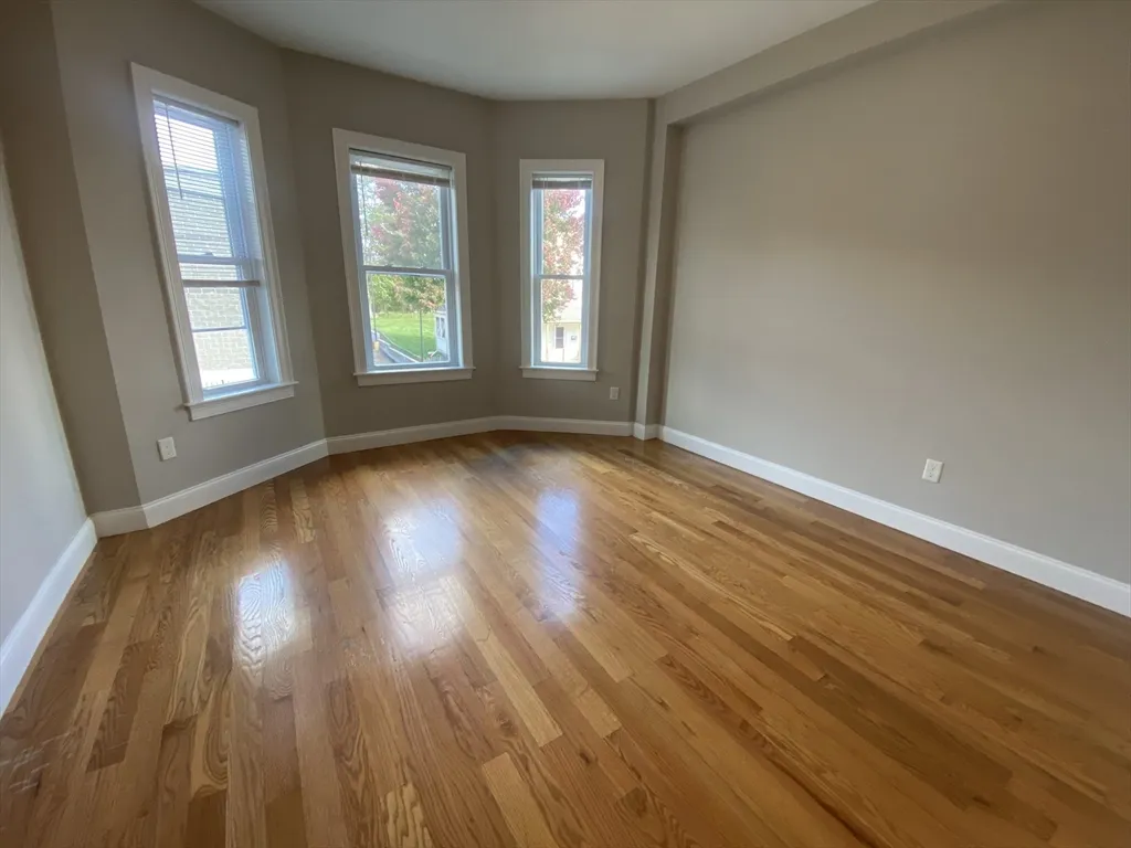 17 Maywood St, Roxbury