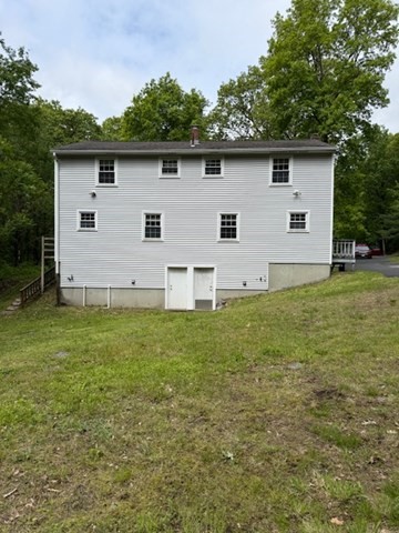 607 Flat Hill Rd, Lunenburg
