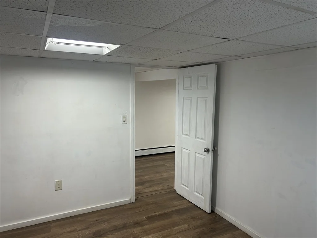 4 Meadowview Ln, Milford