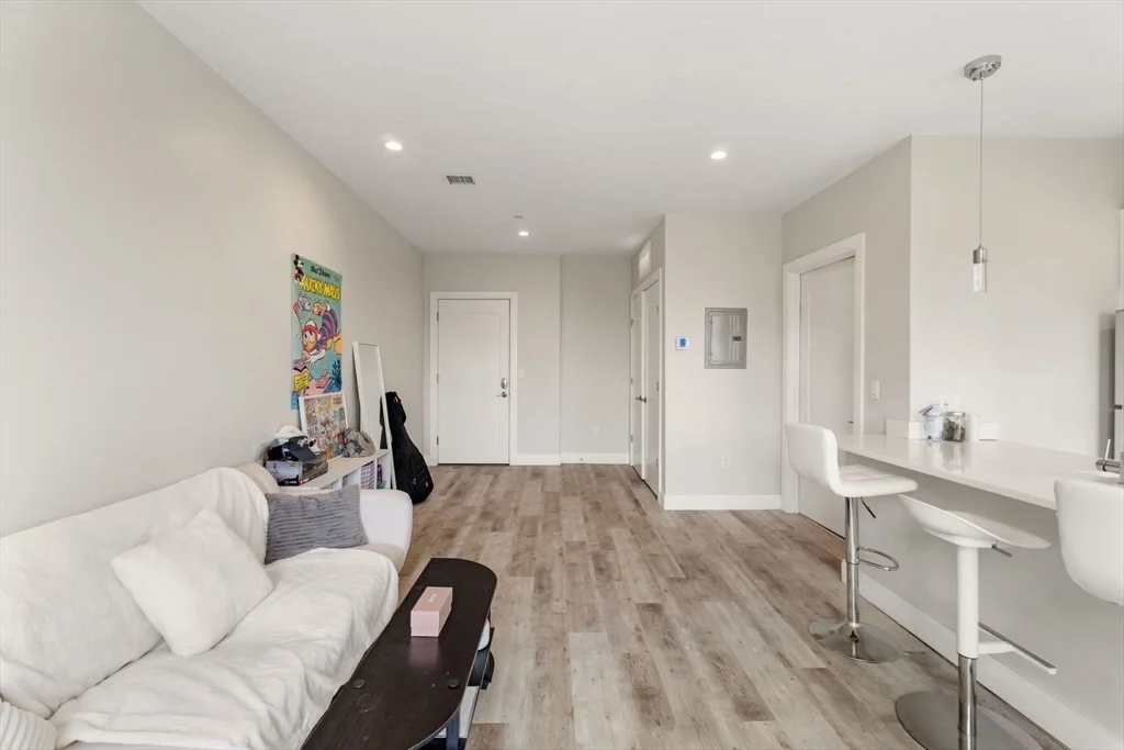 1457 Tremont St, Mission Hill