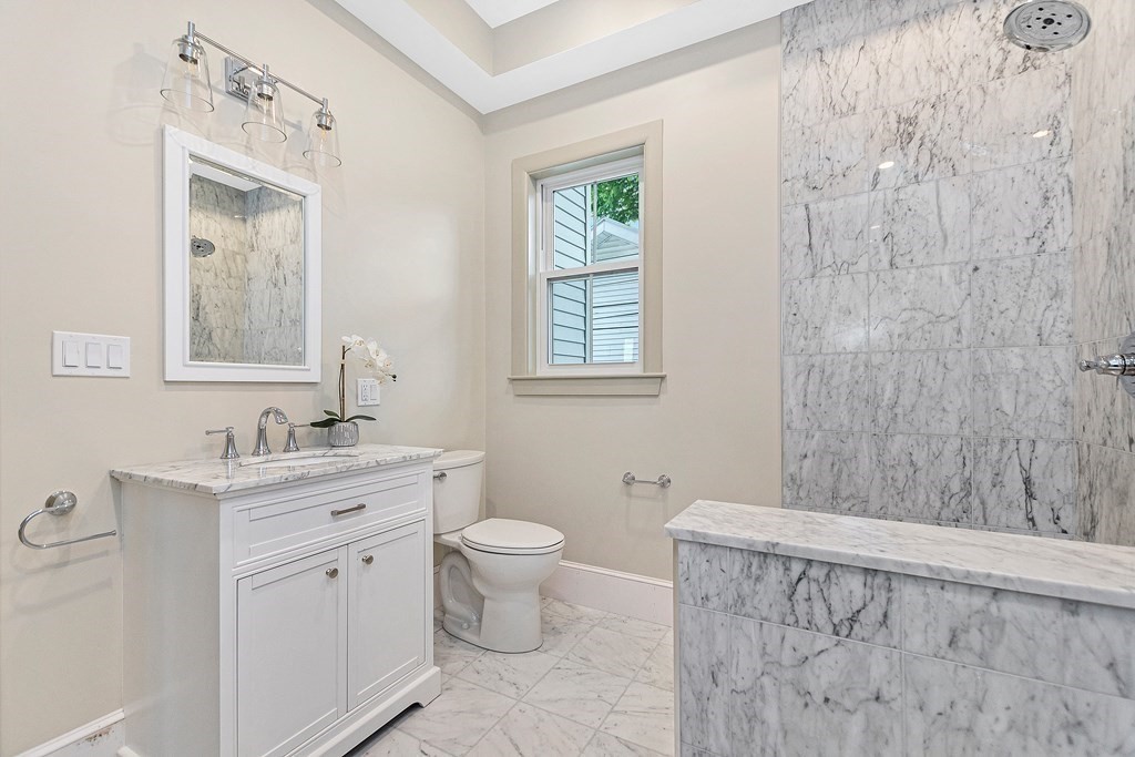 121 Hewlett St, Roslindale