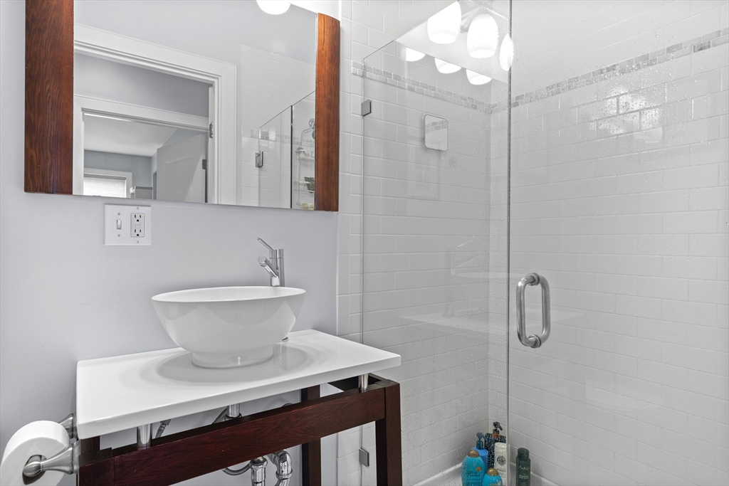 152 Old Colony Ave, South Boston