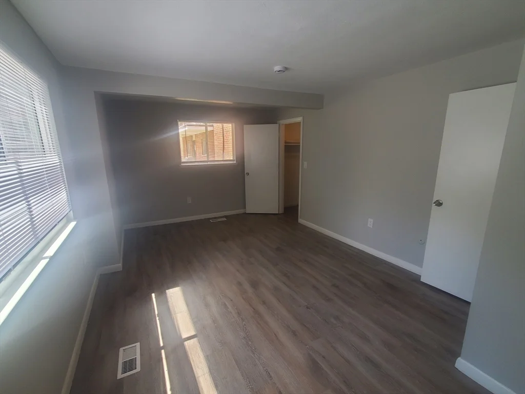 55 David Ter, Norwood