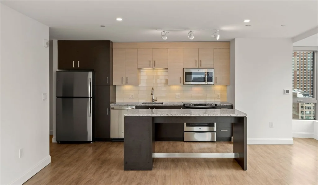 99 Kneeland St, Chinatown