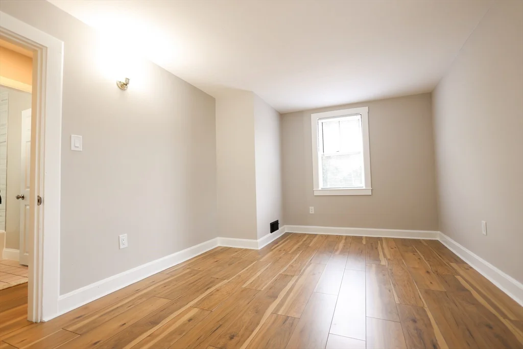 31 Graham St, Quincy