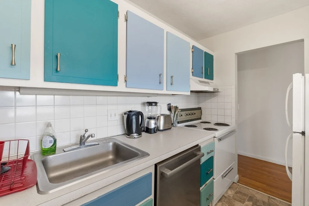 1643 Cambridge St, Harvard Square
